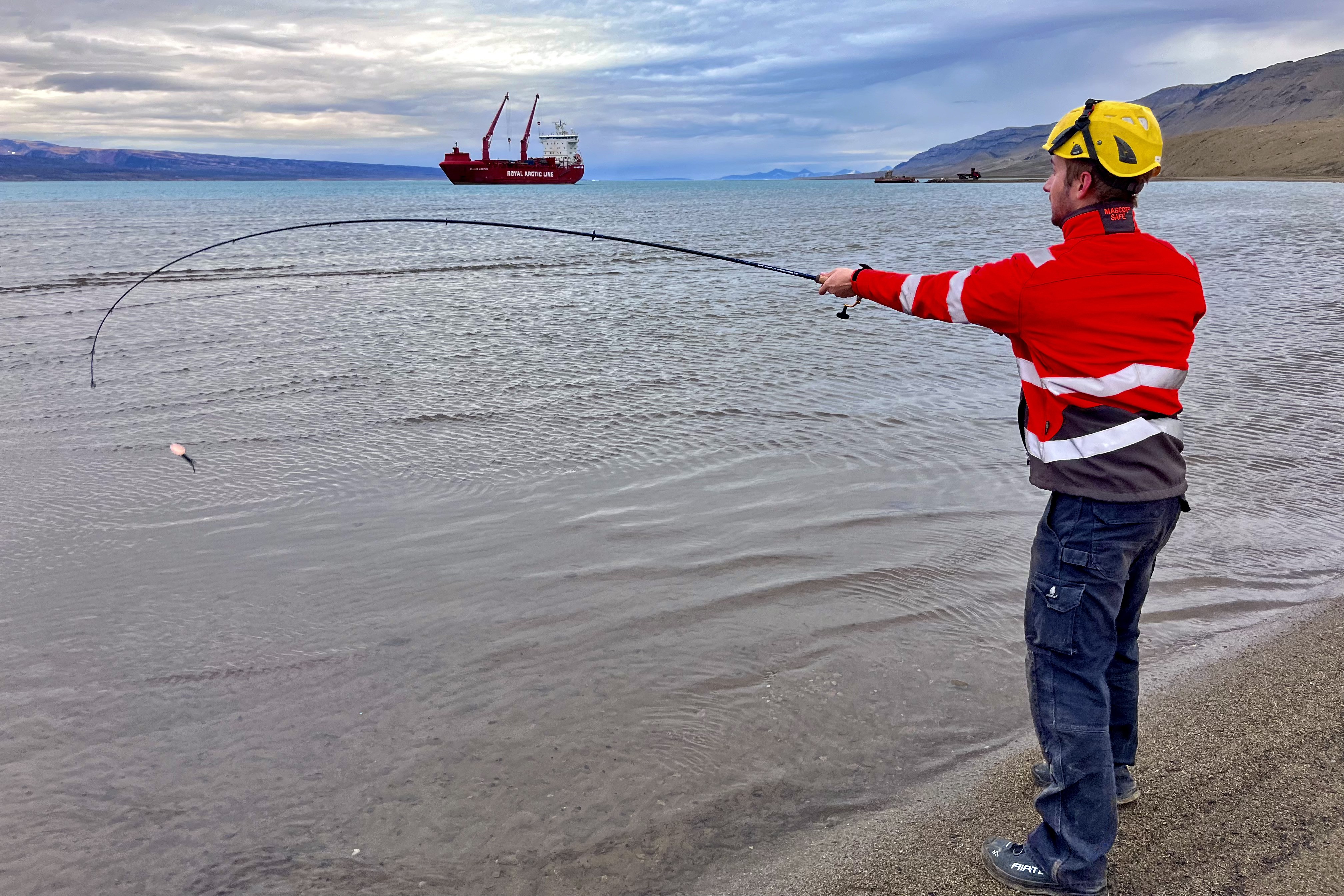 07 Tag med ud og fisk, Constable Pynt, Grønland.jpg